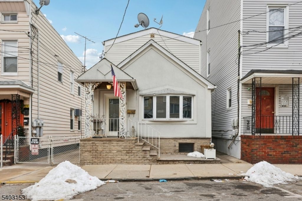 18 Patterson St, Harrison Town, NJ 07029