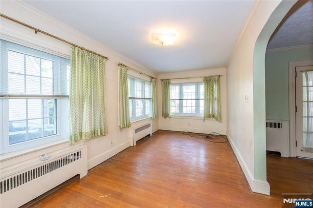 27 Glen Road, West Orange, NJ 07052