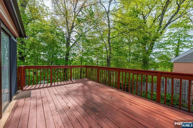 27 Glen Road, West Orange, NJ 07052