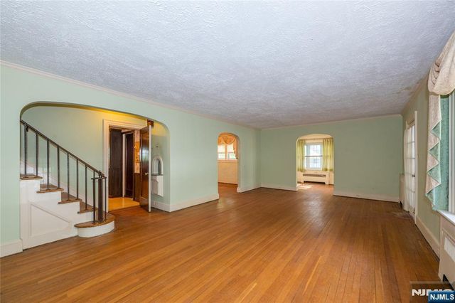 27 Glen Road, West Orange, NJ 07052