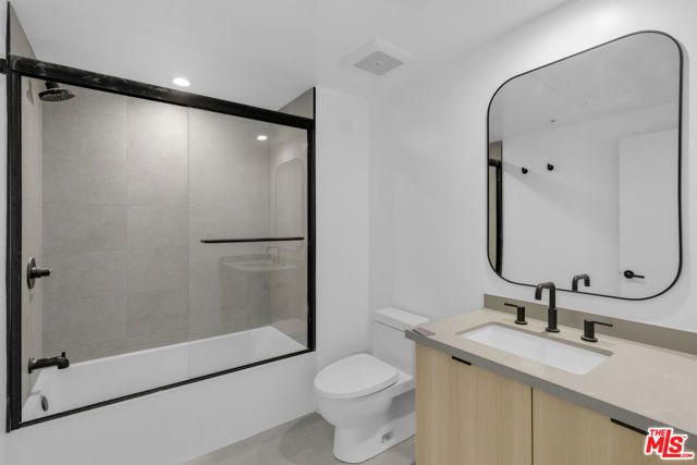 1825 N New Hampshire Avenue 204, Los Angeles, CA 90027