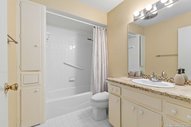 1045 Shook Ave Apt 106, San Antonio, TX 78212