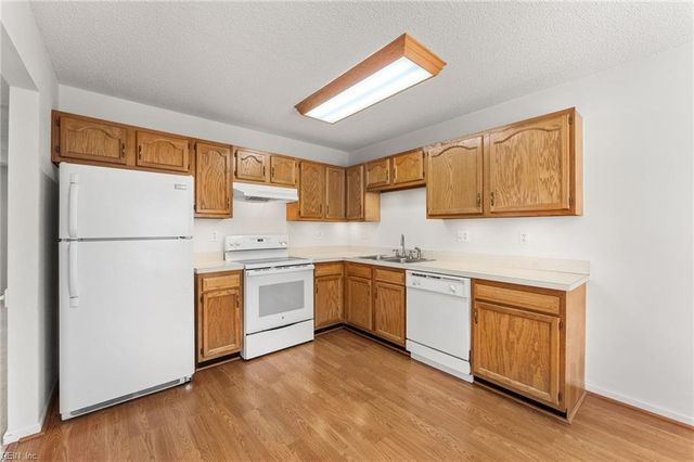 332 Town Pointe WAY, Newport News, VA 23601