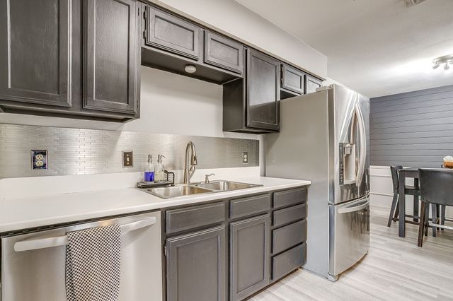 5017 Santa Fe Court, Arlington, TX 76017