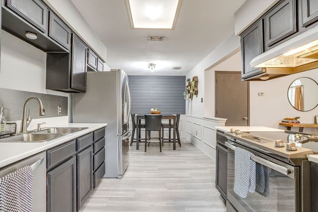 5017 Santa Fe Court, Arlington, TX 76017