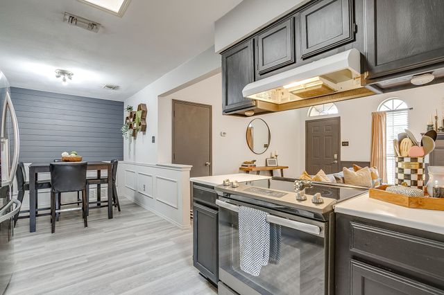 5017 Santa Fe Court, Arlington, TX 76017