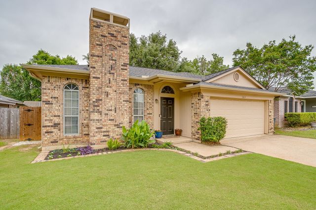 5017 Santa Fe Court, Arlington, TX 76017