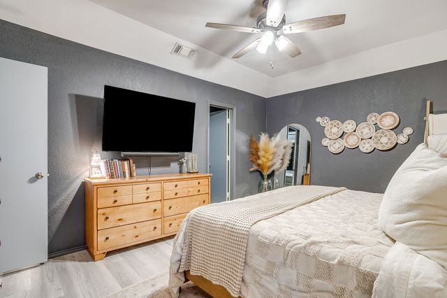 5017 Santa Fe Court, Arlington, TX 76017