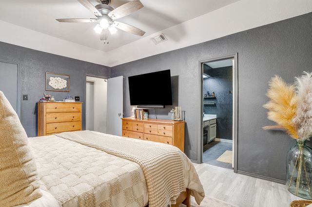 5017 Santa Fe Court, Arlington, TX 76017