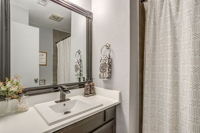 5017 Santa Fe Court, Arlington, TX 76017