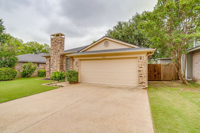 5017 Santa Fe Court, Arlington, TX 76017