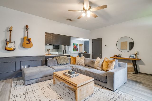 5017 Santa Fe Court, Arlington, TX 76017