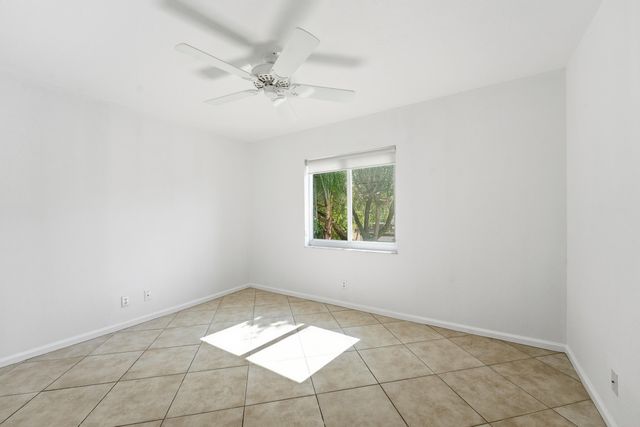 1275 Rosegate Boulevard, Riviera Beach, FL 33404