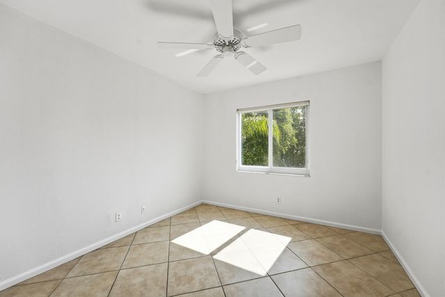 1275 Rosegate Boulevard, Riviera Beach, FL 33404