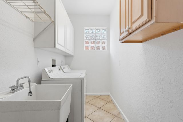 1275 Rosegate Boulevard, Riviera Beach, FL 33404