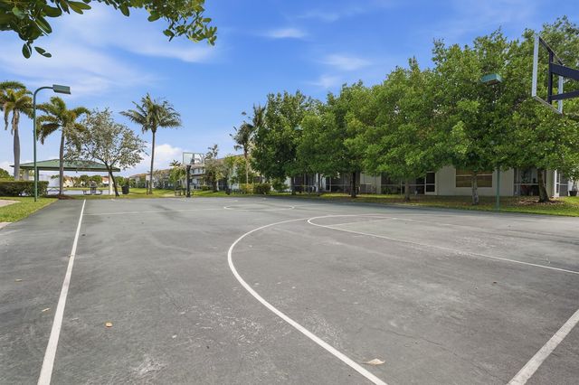 1275 Rosegate Boulevard, Riviera Beach, FL 33404