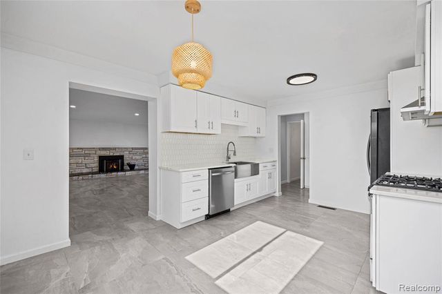 8527 Metropolitan Parkway, Sterling Heights, MI 48312