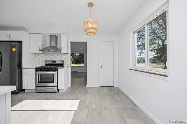 8527 Metropolitan Parkway, Sterling Heights, MI 48312