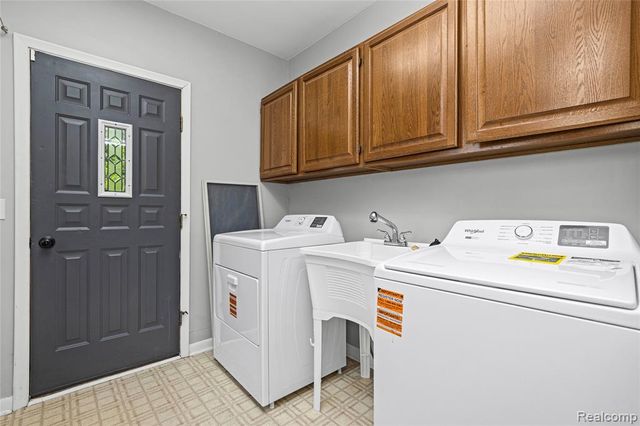 8527 Metropolitan Parkway, Sterling Heights, MI 48312