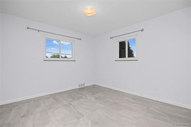 8527 Metropolitan Parkway, Sterling Heights, MI 48312