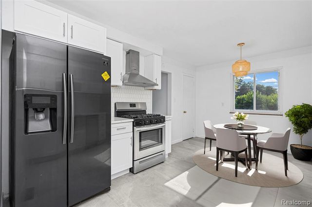 8527 Metropolitan Parkway, Sterling Heights, MI 48312