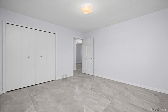 8527 Metropolitan Parkway, Sterling Heights, MI 48312