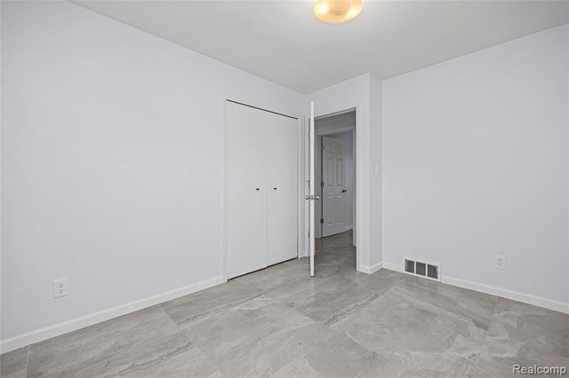 8527 Metropolitan Parkway, Sterling Heights, MI 48312