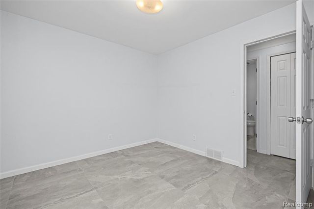 8527 Metropolitan Parkway, Sterling Heights, MI 48312