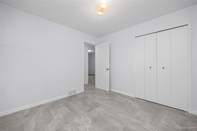 8527 Metropolitan Parkway, Sterling Heights, MI 48312