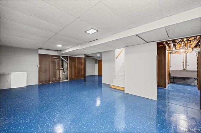 8527 Metropolitan Parkway, Sterling Heights, MI 48312