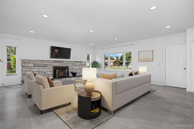 8527 Metropolitan Parkway, Sterling Heights, MI 48312