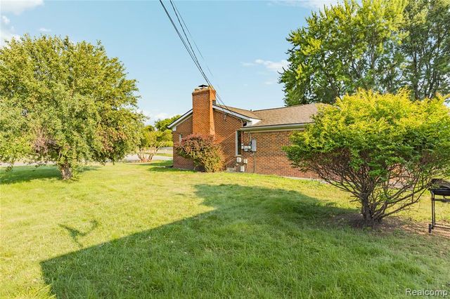 8527 Metropolitan Parkway, Sterling Heights, MI 48312