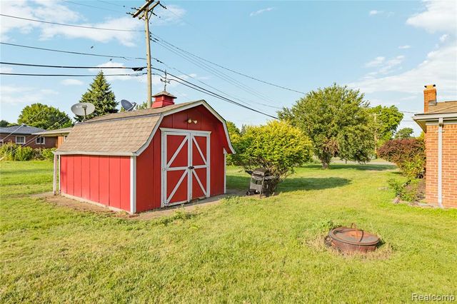 8527 Metropolitan Parkway, Sterling Heights, MI 48312
