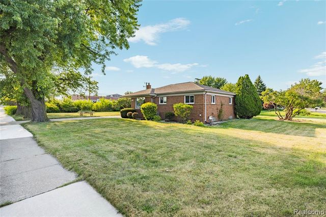 8527 Metropolitan Parkway, Sterling Heights, MI 48312