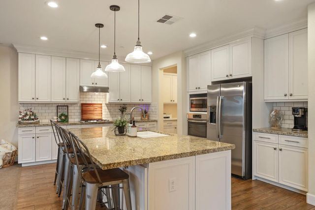 2665 Buttercup Dr, Lodi, CA 95242