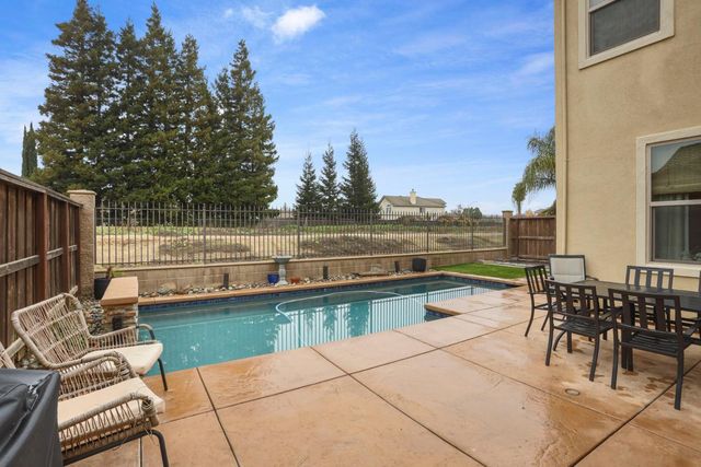 2665 Buttercup Dr, Lodi, CA 95242