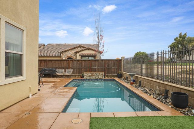 2665 Buttercup Dr, Lodi, CA 95242