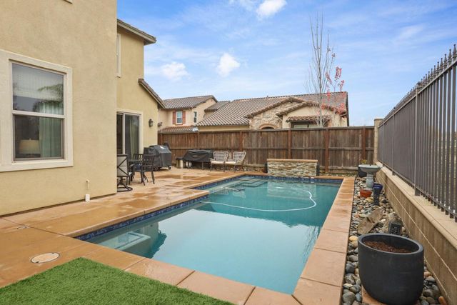 2665 Buttercup Dr, Lodi, CA 95242