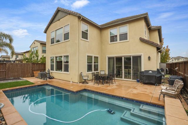 2665 Buttercup Dr, Lodi, CA 95242