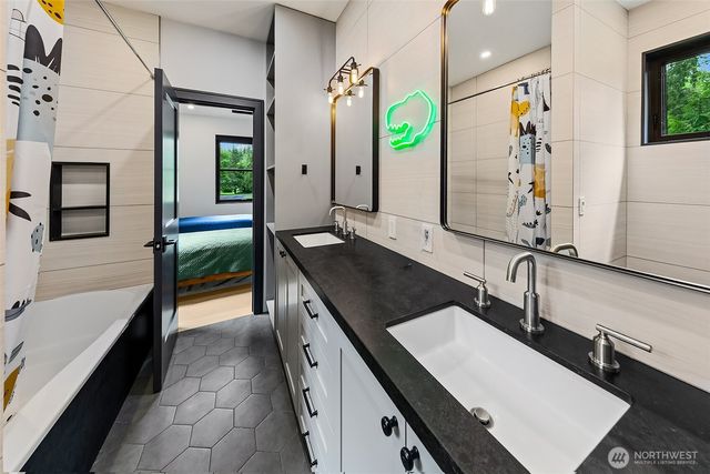 7538 Moon Valley Road SE, North Bend, WA 98045