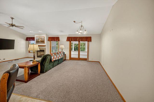 120 Whitetail Ridge, Hudson, IA 50643