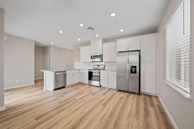 2985 Bowery Ln, Lincoln, CA 95648