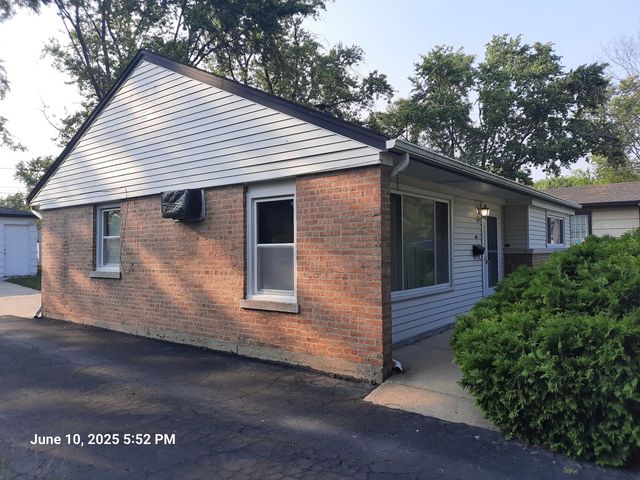 6 Marquette Place, Park Forest, IL 60466