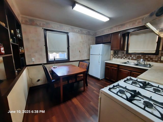 6 Marquette Place, Park Forest, IL 60466