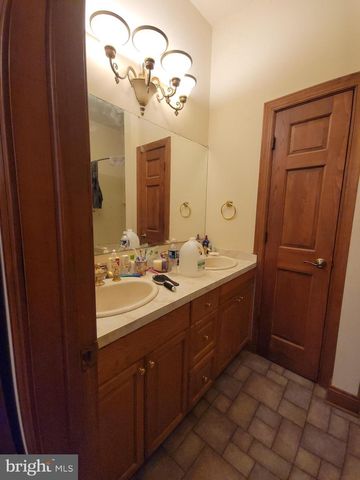 565 MAIN ST, Lykens, PA 17048