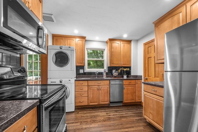 21 Elizabeth Street, Stoughton, MA 02072