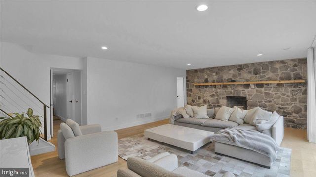 1433 SOUTHWIND WAY, Dresher, PA 19025