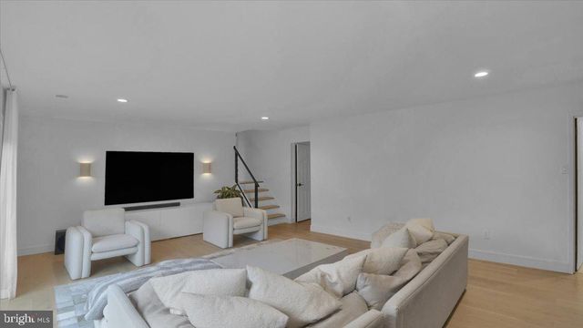 1433 SOUTHWIND WAY, Dresher, PA 19025