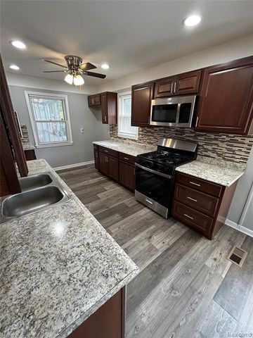 24095 Stanford Street, Dearborn Heights, MI 48125