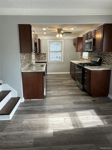 24095 Stanford Street, Dearborn Heights, MI 48125